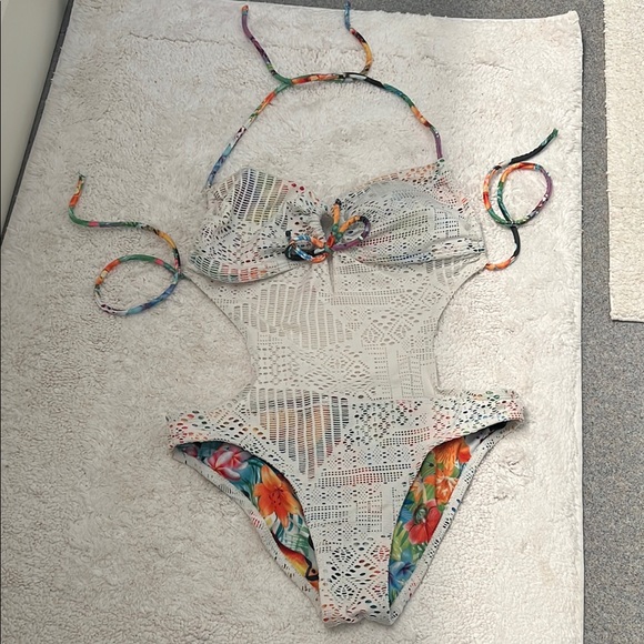 One Piece White Swim Suit with Floral Peek through design - Picture 2 of 4